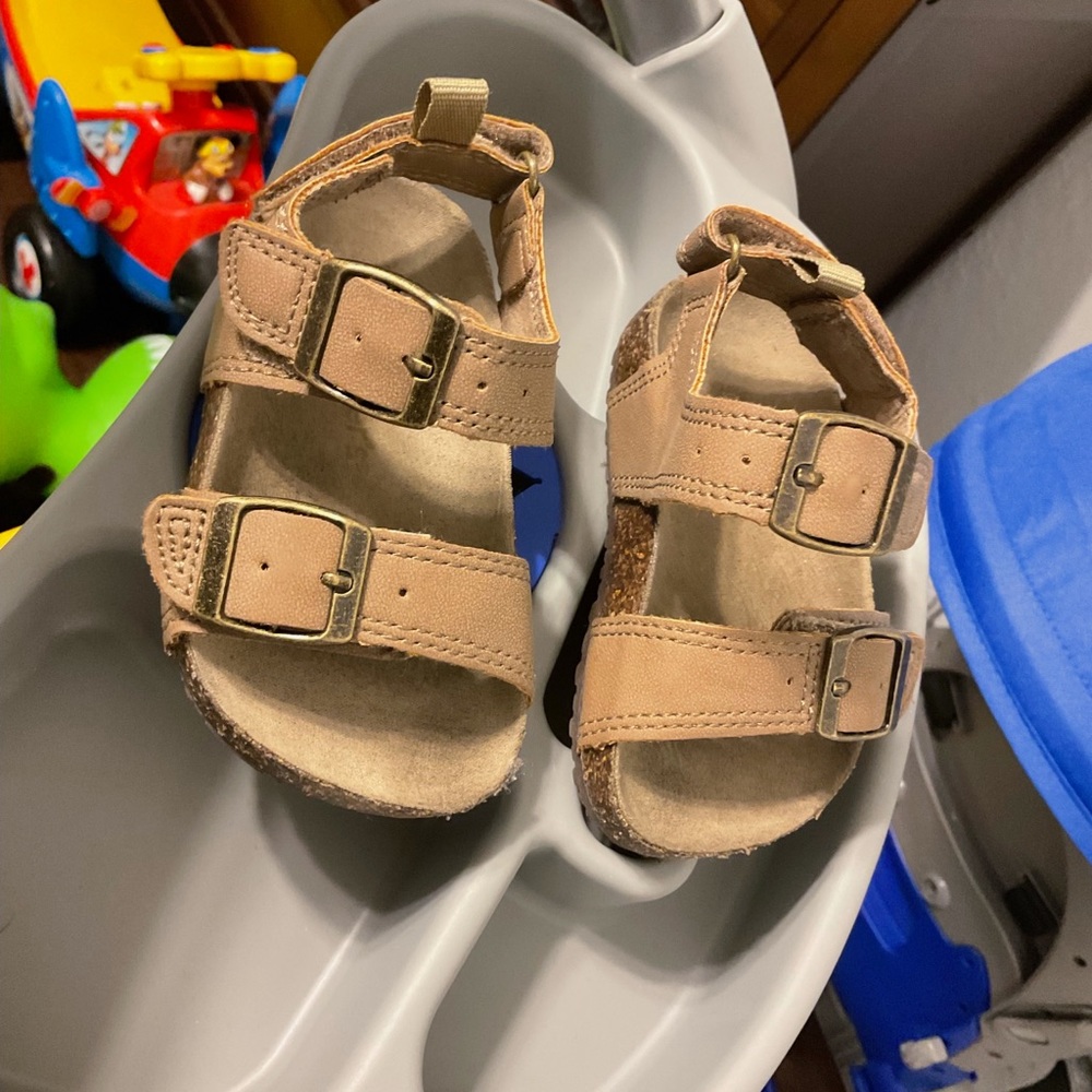 Carter’s Size 5c Sandals.